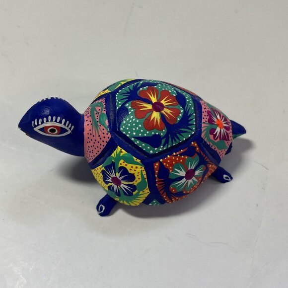 Mexican Wood Carved Multicolored Hand Painted Folk Art Oaxaca Turtle Figurine - Picture 3 of 6
